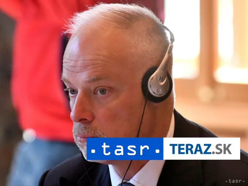 Szalay-Bobrovniczky: Maďarsko naďalej odmieta dodávať zbrane Ukrajine