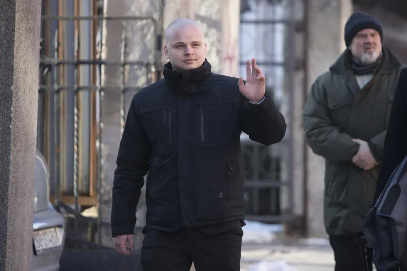 FOTO Prokurátor žaluje poslanca Mazureka za hanobenie rasy: Jeho prívrženci protestovali | Topky.sk