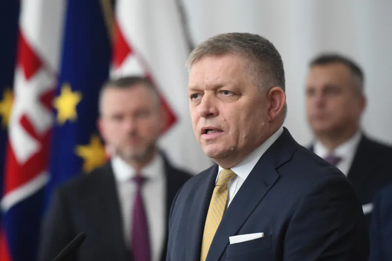 HNonline.sk - Fico: Skončila sa éra, kedy vládli mimovládky. Tvrdí, že prezidentka bude naťahovať čas