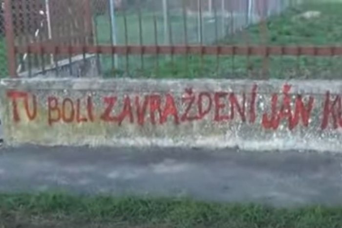 Pred pozemkom, kde zavraždili Jána a Martinu, zasahovala polícia: Zatkli muža, ktorý posprejoval múr | Dnes24.sk