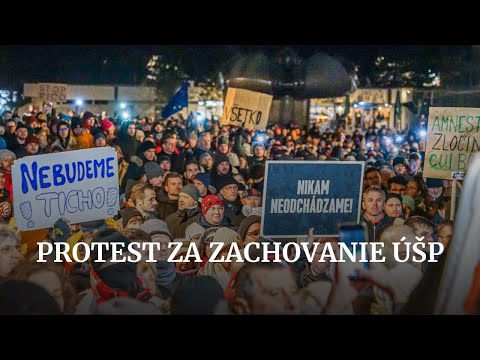 Protest pred úradom vlády proti rušeniu špeciálnej prokuratúry - YouTube