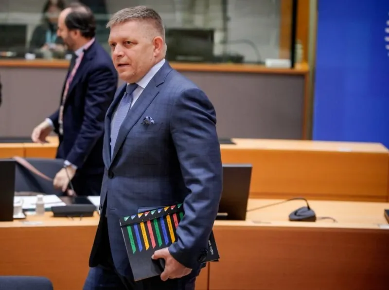 Fico obhajoval rušenie špeciálnej prokuratúry pred eurokomisárom - SME