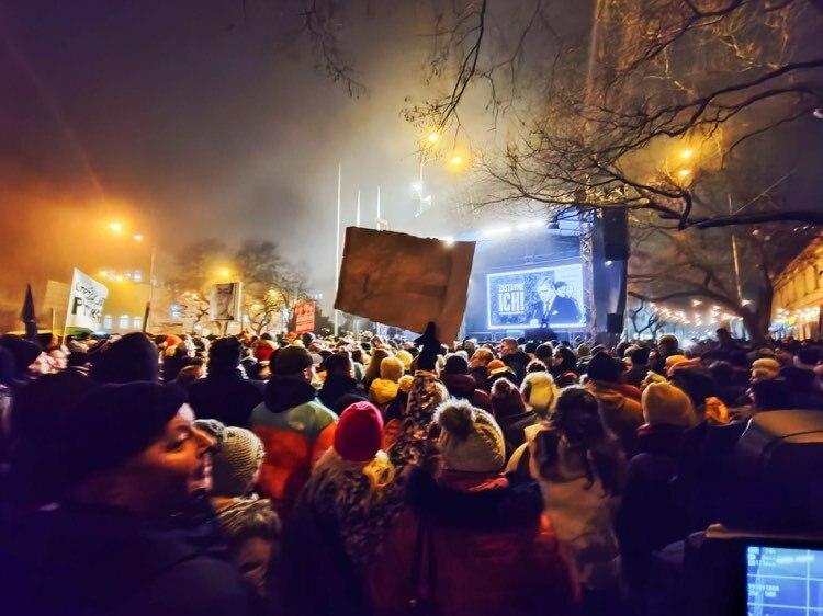 HNonline.sk - Protest opozície na námestí SNP v Bratislave
