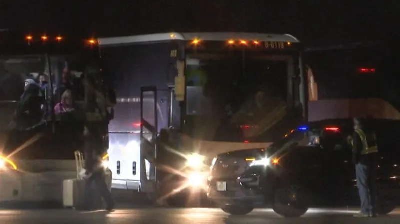New York žaluje autobusových dopravcov za prevoz migrantov z juhu USA - Svet - Správy - Pravda