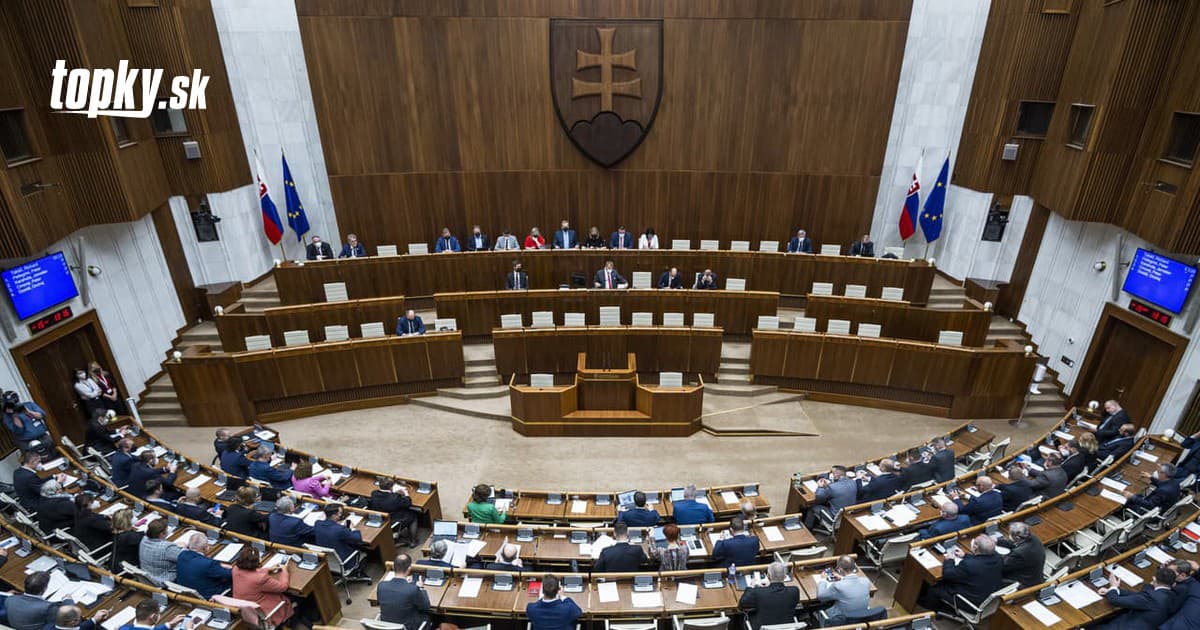 Poslanci sa v pondelok vrátia na schôdzu: Rokovať majú aj o zrušení Úradu špeciálnej prokuratúry | Topky.sk