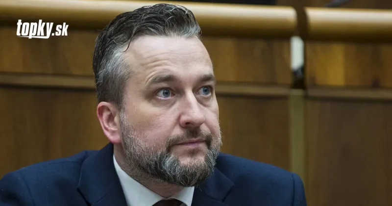 Obrovský dôvod na radosť v rodine poslanca Blahu: Rozkošná FOTKA s malým synčekom! Je trojnásobný otec | Topky.sk