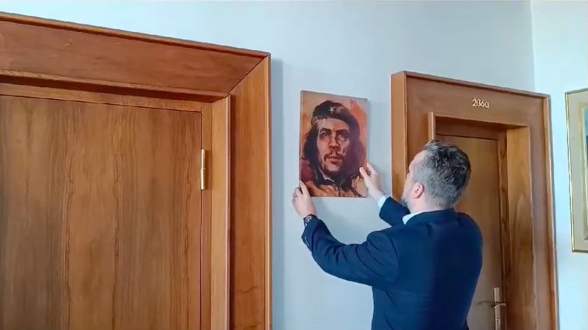 Che Guevara za Čaputovú. Blaha bude druhýkrát čeliť odvolávaniu v utorok - Domáce - Správy - Pravda