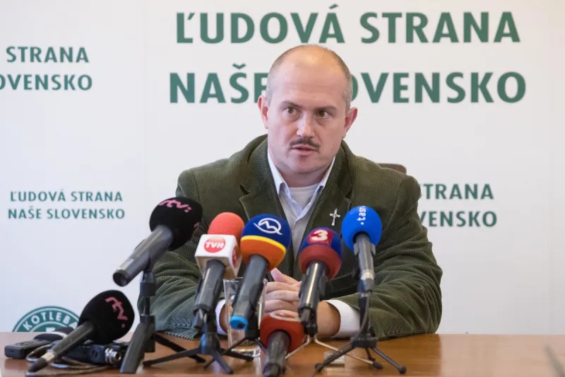 Špecializovaný súd odmietol obžalobu na Kotlebu pre šeky na 1488 eur - domov.sme.sk