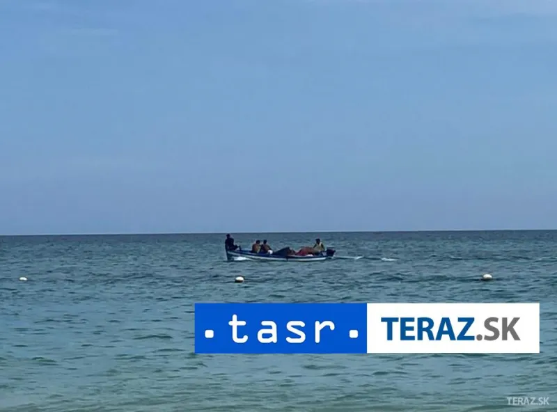 Zachránili 60 sýrskych migrantov, ktorí strávili na mori šesť dní