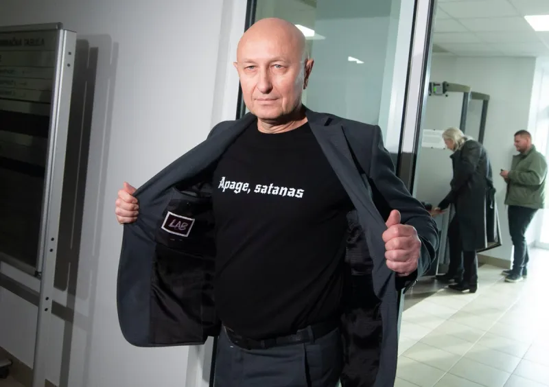 Za Zoroslava Kollára hovorilo na súde len tričko - SME