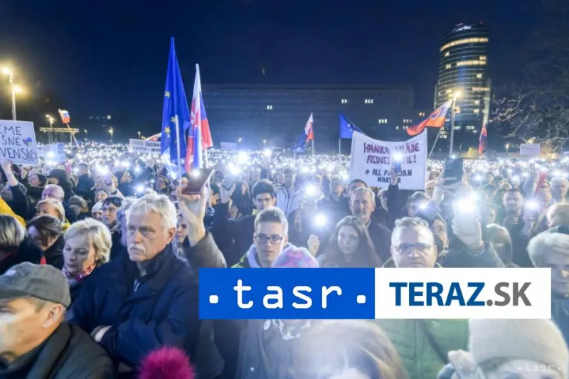 Tisíce ľudí po celom Slovensku si pripomenuli výročie vraždy J.Kuciaka