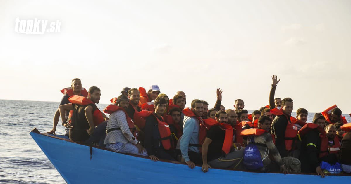 Talianske úrady zadržali nemeckú loď, ktorá na jeho územie priviezla migrantov | Topky.sk