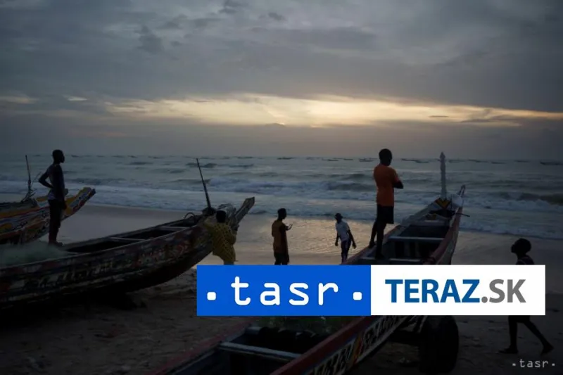 Z lode pri Kanárskych ostrovoch zachránili 38 migrantov