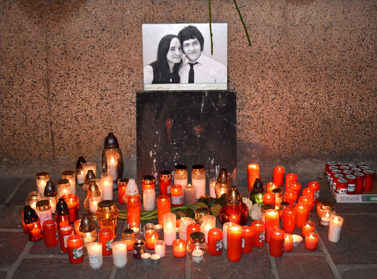 Objavila sa správa o Kuciakovom zničenom pamätníku, fotku osadzujú len pred protestom - Korzár SME
