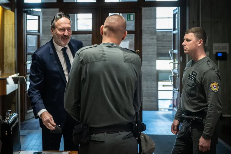 Na tretí pokus otvorili súd s Bašternákom v kauze Bonaparte, ani jeden z obžalovaných - SME