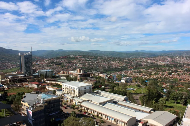 Chceli ísť do Londýna, skončia v Kigali. Británia bude posielať migrantov do Rwandy - Svet SME