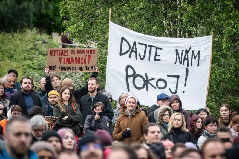 Mimovládky sa obávajú návrhu od SNS, bez peňazí zo zahraničia by neprežili - SME