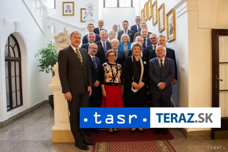 Poslanci a senátori z V4 sa zhodli na prístupe k nelegálnej migrácii