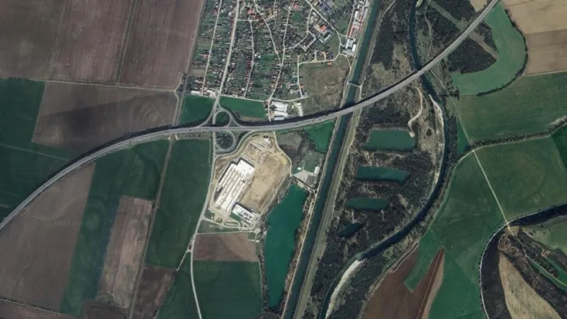 Lukratívne pozemky idú do dražby. V pozadí je Kočnerov právnik - Index SME