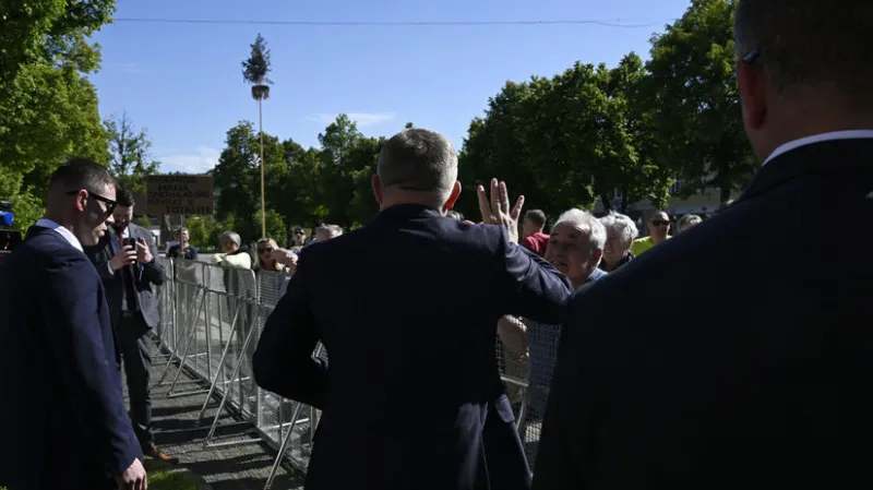 Bodyguard musí byť sparťanským štítom, ochranka pri atentáte na Fica zlyhala. Jej dôvera pôjde rapídne dole, hovorí Zábojník - Domáce - Správy - Pravda