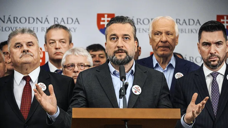 Vládne strany odsúdili atentát na premiéra: Zmierenie medzi koalíciou a opozíciou? Tohto sa politológ obáva | Nový Čas