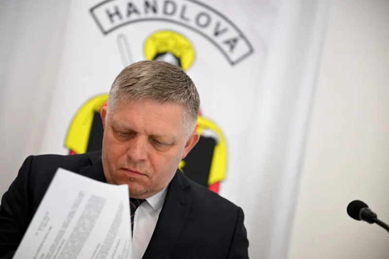 HNonline.sk - Zdravotný stav Fica: Premiér je samostatný, chodí pomocou bariel. Lekár sa oňho bude starať doma