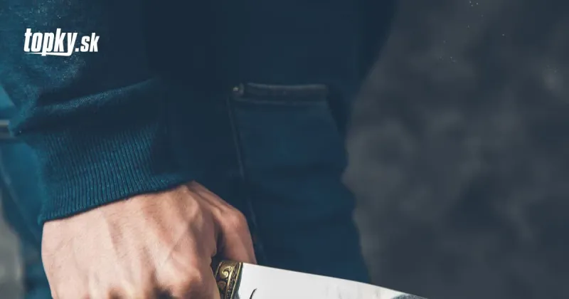 Krvavý teroristický čin! Stovky ľudí si uctili policajta dobodaného agfganským imigrantom | Topky.sk