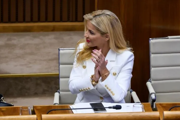 Parlament schválil zrušenie RTVS a vznik novej… | Dnes24.sk