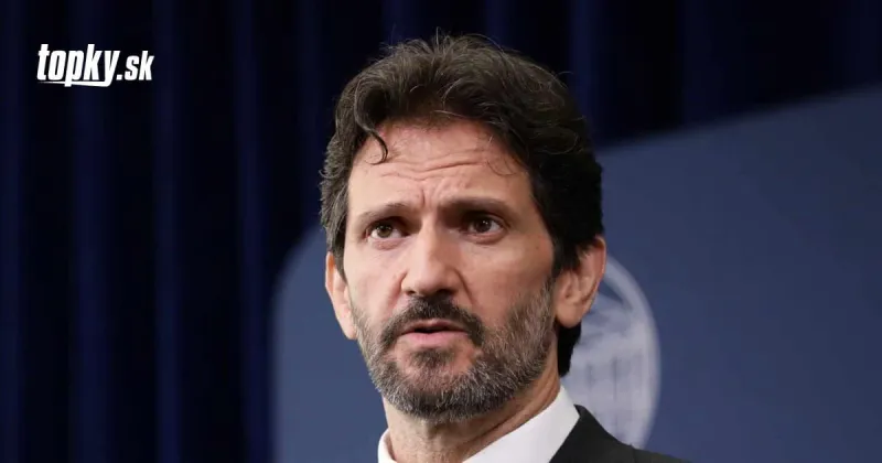 Odlet vládnym špeciálom na futbalový zápas?! Potrebujeme pravidlá účasti politikov na športových podujatiach! | Topky.sk