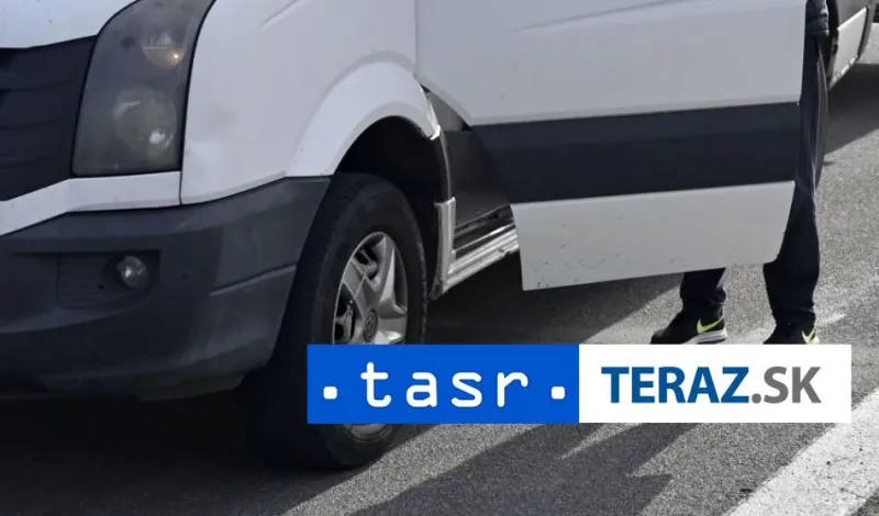 Migranti z Afganistanu a Nepálu utrpeli zranenia pri nehode v Srbsku