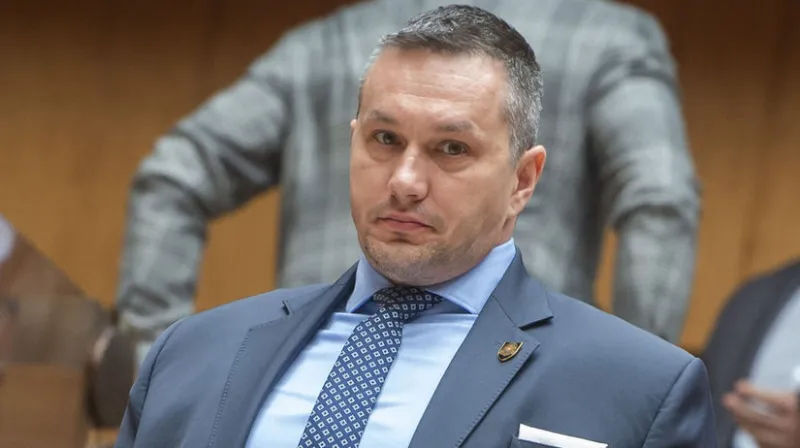 Exšéf tajných Aláč už nie je obvinený, u Žilinku pochodil a dostal paragraf 363 - Domáce - Správy - Pravda