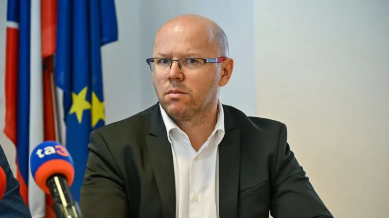 Policajná inšpekcia obvinili exšéfa NAKA, dvoch čurillovcov a bývalého prokurátora ÚŠP: Daňko to považuje za účelové - Domáce - Správy - Pravda