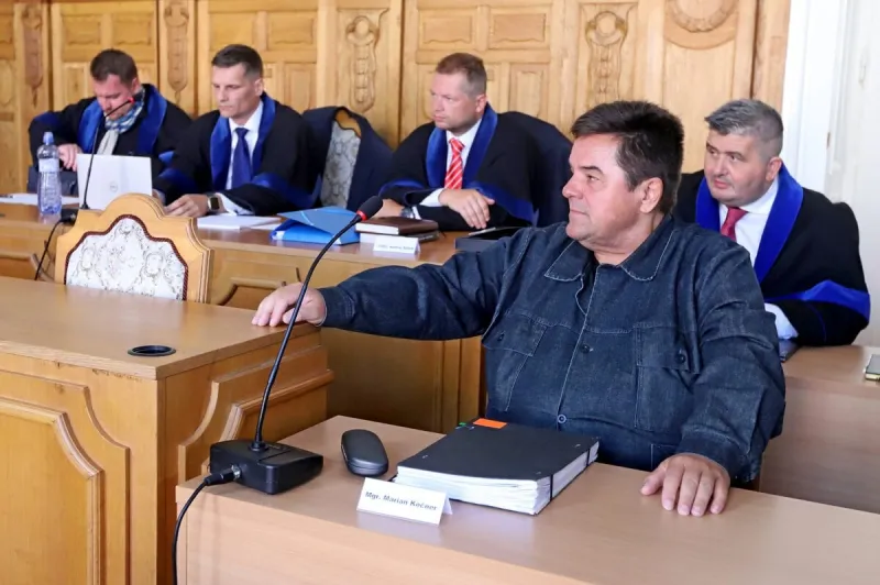 Súd otvoril proces v Kočnerových kauzách Donovaly a Báč - SME