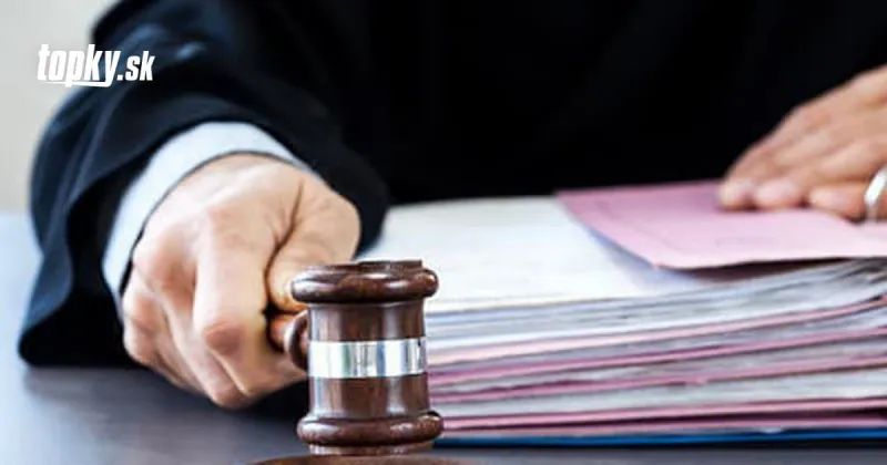 USA obžalovali muža a ženu: Stáli na čele siete, ku ktorej sa hlásil aj páchateľ strieľajúci pred barom Tepláreň! | Topky.sk