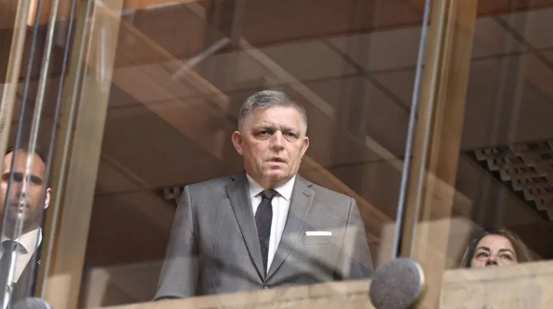 Muža, ktorý mal na internete schvaľovať atentát na premiéra, vzali do väzby - Domáce - Správy - Pravda