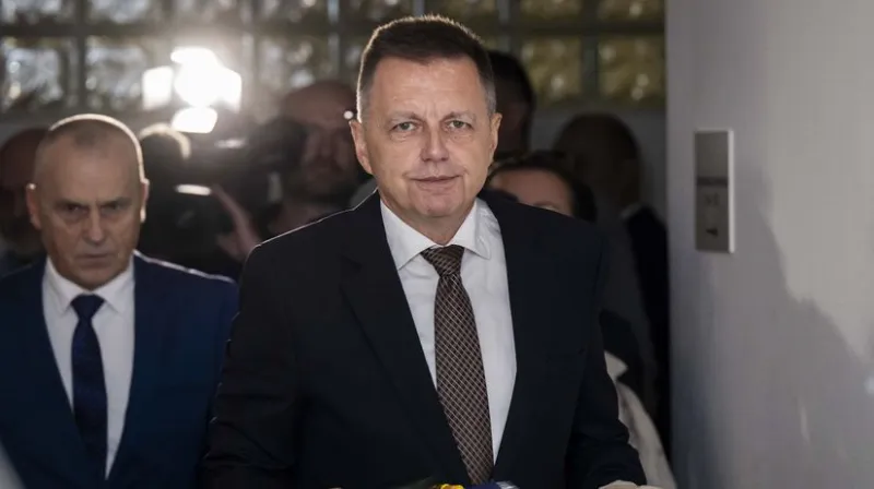 Prokurátor chce poslať Kažimíra do väzenia. Ako guvernéra NBS chráni pred pobytom za mrežami európska legislatíva? - Domáce - Správy - Pravda