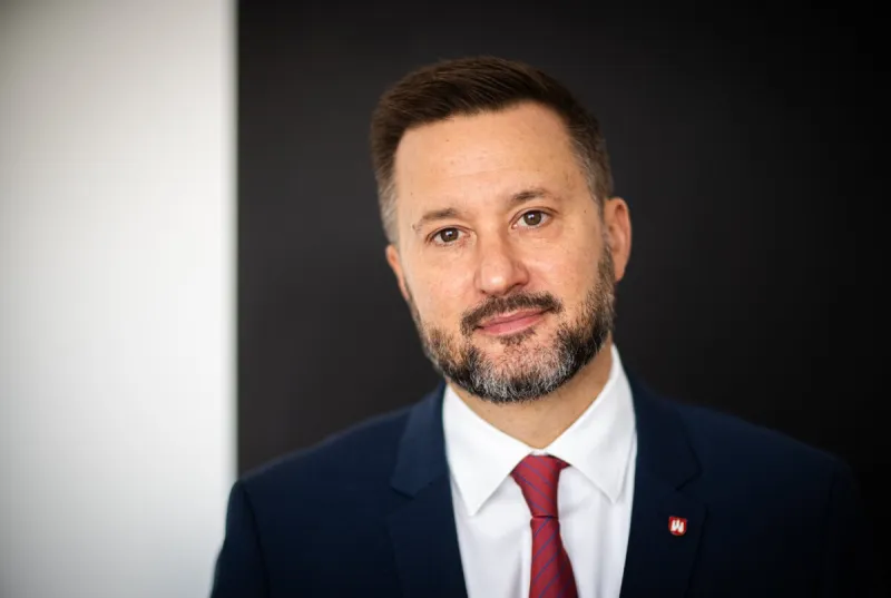 Vallo pokutu nakoniec nedostane. Prípady Kotlára a Kažimíra poslanci ani neotvorili