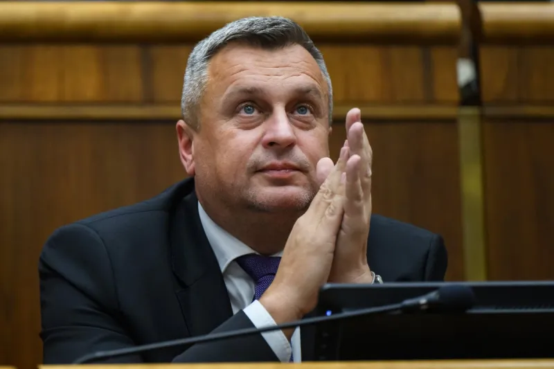 Mimovládky považujú novelu infozákona za protiústavnú. Vyzývajú prezidenta, aby ju vetoval - SME