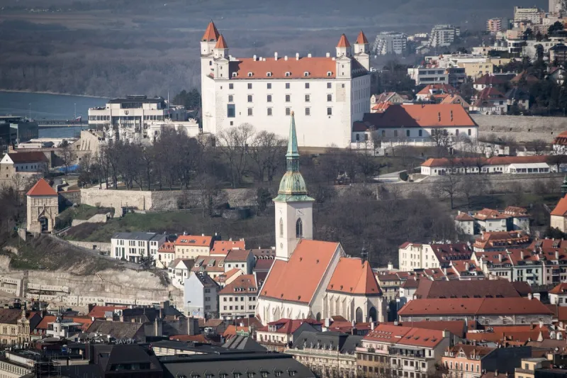 Nová verzia hymny: Vypočujte si Rózsovu úpravu - SME