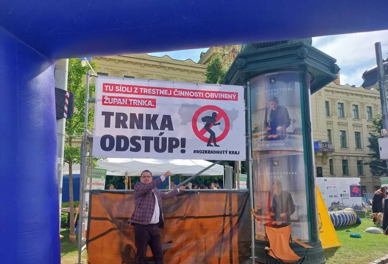 Po streľbe na Fica sa cítil v ohrození aj župan Trnka. Na kritika podal trestné oznámenie - Korzár SME