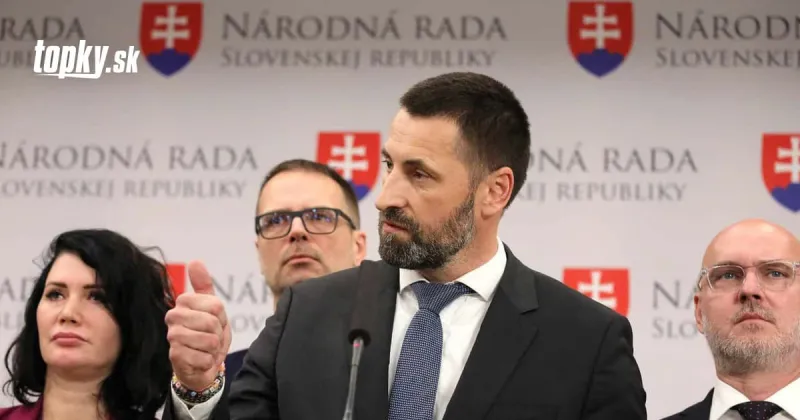 SaS zverejnila šokujúci výpočet! Zásahy vlády do II. piliera obrali každého sporiaceho Slováka až o desaťtisíc! | Topky.sk