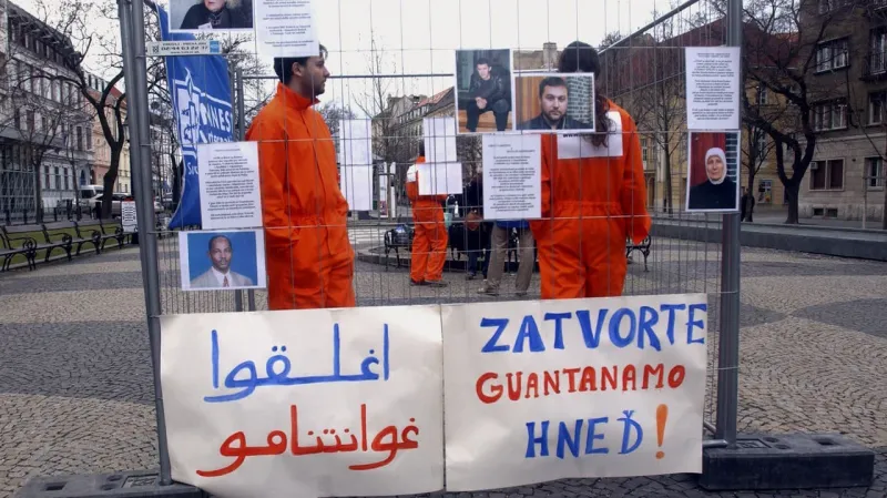 Do 30 dní zaplnia 30 tisíc postelí: PREVOZ migrantov do Guantánama sa onedlho stane realitou! | Nový Čas