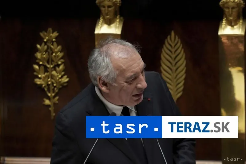 Francúzsky premiér Bayrou vyzval na celoštátnu debatu o migrácii