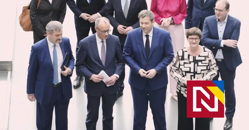 Nová nemecká vláda chce vracať migrantov a zaviesť dobrovoľnú vojenskú službu. Je to vláda poslednej nádeje, hovorí analytik — Denník N