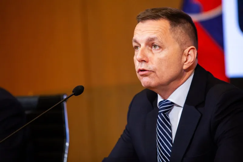 Kažimír by mal podľa opozície odísť z funkcie, v Hlase má však podporu (reakcie) - SME