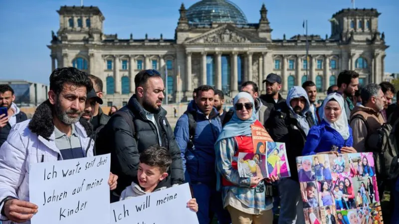 Nemecko pritvrdilo v boji proti migrantom. Vládu neodradilo ani rozhodnutie súdu - Svet - Správy - Pravda
