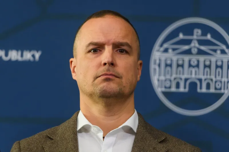 Tlačovky na Úrade vlády mali zmysel. Lindtner vyšachoval ďalšieho sudcu zo svojej kauzy - SME