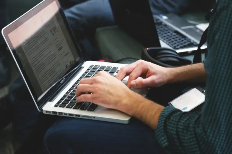 Mimovládky čelia hrozbám a obťažovaniu v online aj offline priestore, vyplynulo z - SME