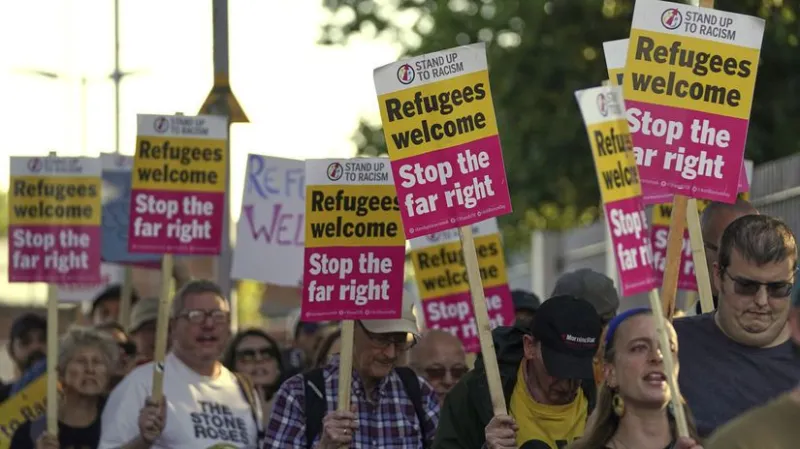 Cez Lamanšský prieliv od januára preplávalo do Británie rekordne veľa migrantov - Svet - Správy - Pravda