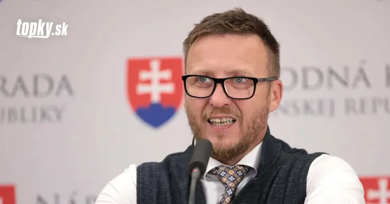 Kotlár opäť perlil a obviňoval médiá: Moje experimenty nestáli štát ani cent! TRHANIE diplomu sa nekoná